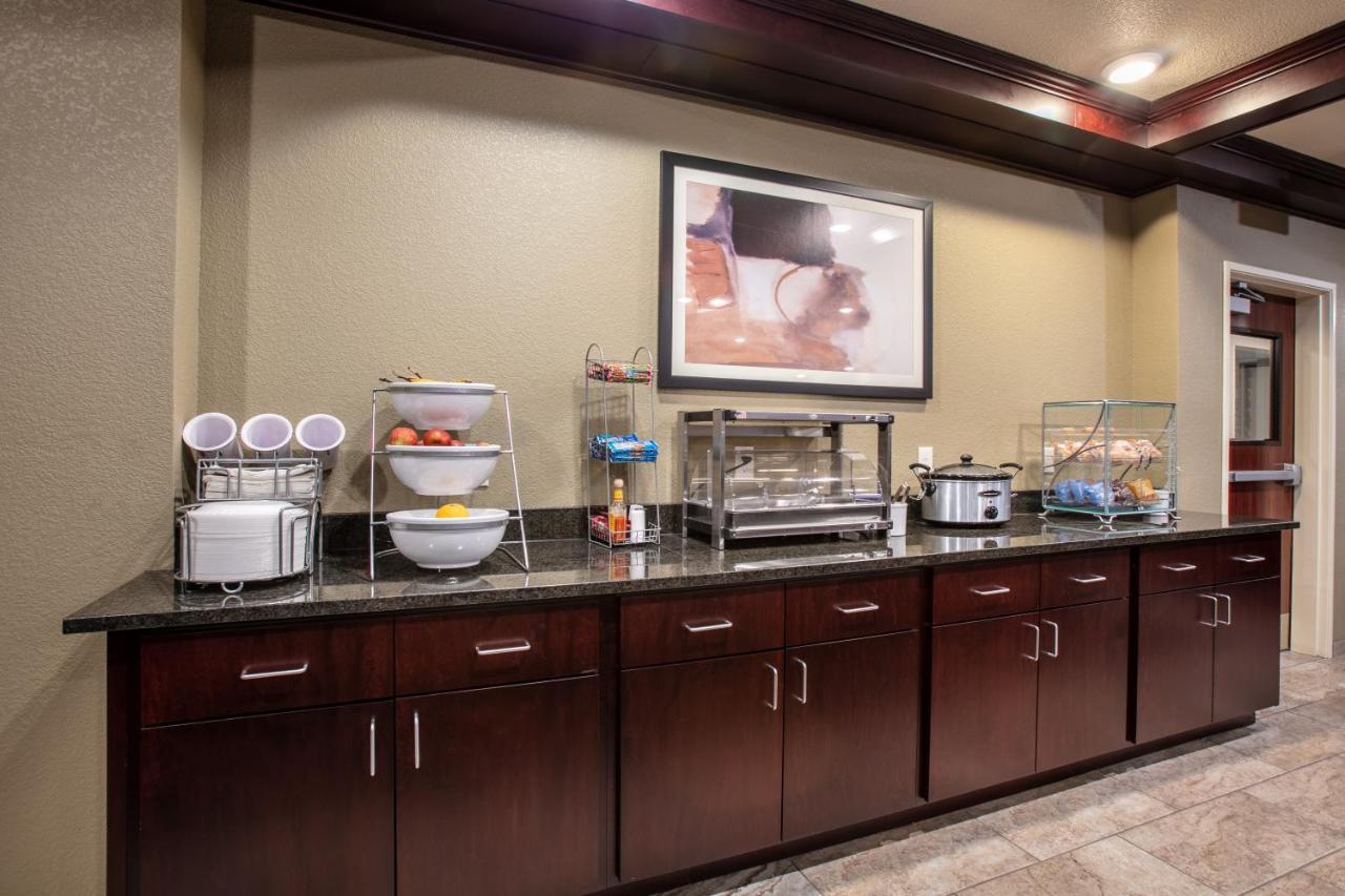 Cobblestone Inn & Suites - Pine Bluffs المظهر الخارجي الصورة