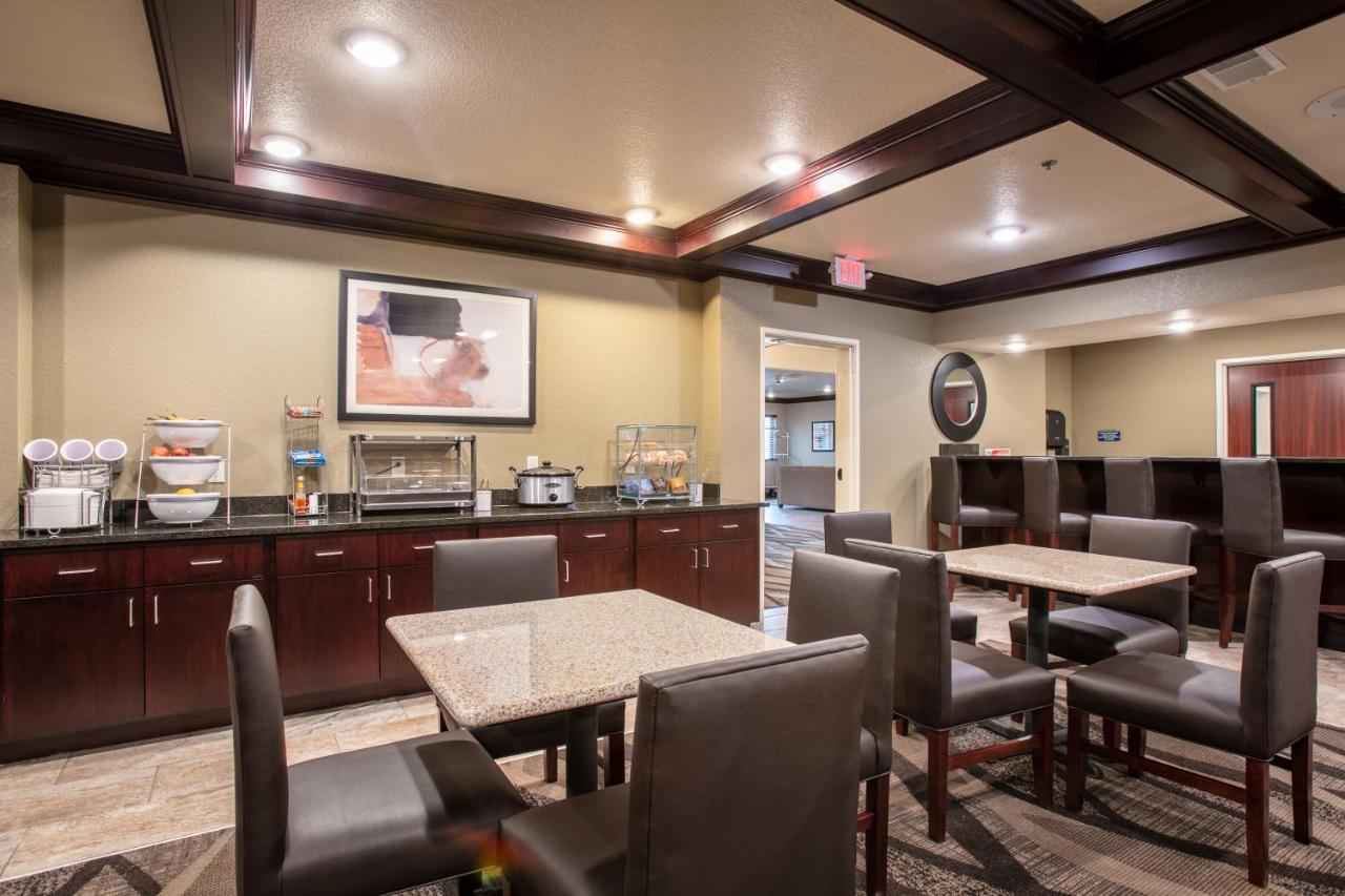 Cobblestone Inn & Suites - Pine Bluffs المظهر الخارجي الصورة